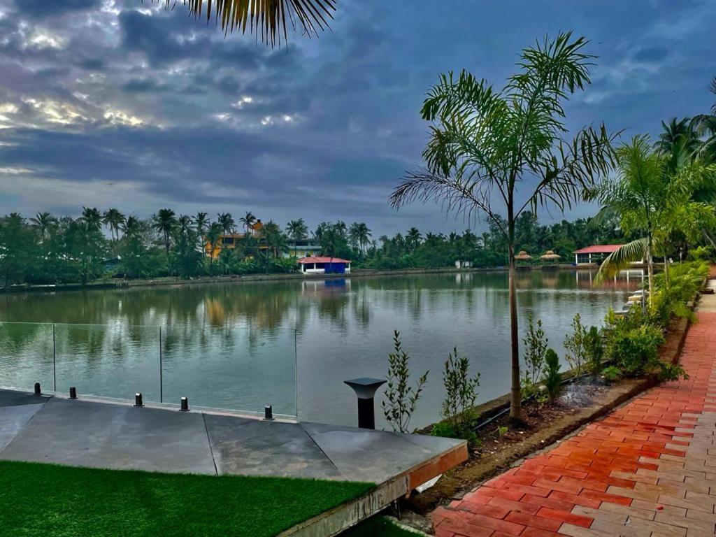 Veda5 Wellness Retreat & Spa Old Goa Bagian luar foto